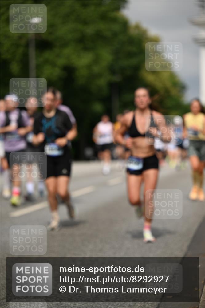 29.06.2025 - hella hamburg halbmarathon Dr. Thomas Lammeyer http://msf.ph/oto/8292927 29.06.2025 10:16:09 Kennedybrücke 1249, 1610, 1785, 1790, 1850, 1851, 2963, 2964, 3182, 3248, 3262, 3746, 3837, 4453, 4499, 5166, 5176, 6822, 6871, 6966, 7370, 8206, 8207, 8971, 9119, 9253, 9254, 9405, 9428, 10685 meine-sportfotos.de
