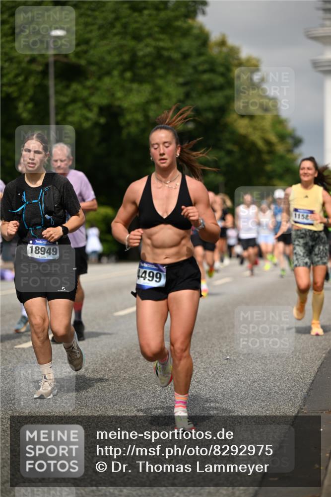 29.06.2025 - hella hamburg halbmarathon Dr. Thomas Lammeyer http://msf.ph/oto/8292975 29.06.2025 10:16:10 Kennedybrücke 1249, 1610, 1785, 1790, 1850, 1851, 2963, 2964, 3182, 3248, 3262, 3746, 3837, 4453, 4499, 5166, 5176, 6822, 6871, 6966, 7370, 8206, 8207, 8971, 9119, 9253, 9254, 9405, 9428, 10685 meine-sportfotos.de