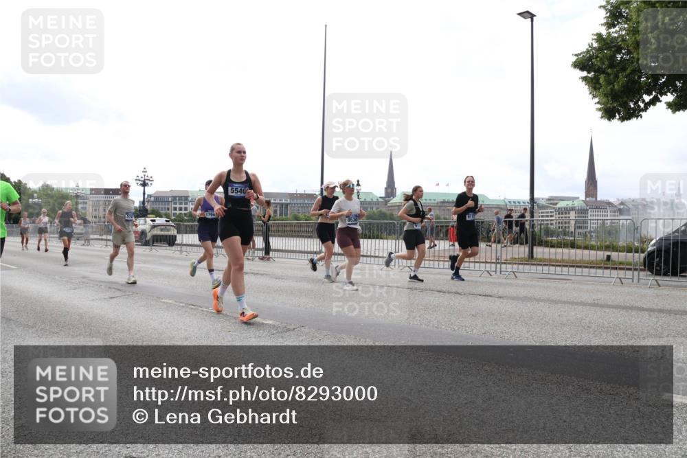 29.06.2025 - hella hamburg halbmarathon Lena Gebhardt http://msf.ph/oto/8293000 29.06.2025 10:36:29 Lombardsbrücke 224, 5747, 5540, 9111, 1008, 1010, 1102, 1224, 1775, 1780, 1835, 1948, 2124, 2520, 2588, 2870, 3398, 3404, 3428, 3699, 3741, 3877, 4084, 4245, 4326, 4442, 4618, 4762, 4937, 5012, 5246, 5427, 5540, 5573, 5666, 5747, 5809, 5919, 6092, 6093, 6156, 6184, 6190, 6417, 6667, 6896, 7086, 7111, 7140, 7275, 7575, 7576, 7632, 8356, 8498, 8499, 8530, 8581, 8945, 9115, 9117, 9229, 9500, 9694, 13265, 15077, 17156, 17807, 18152, 18488 meine-sportfotos.de