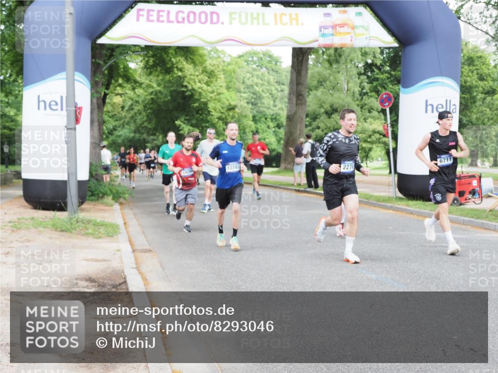 29.06.2025 - hella hamburg halbmarathon MichiJ http://msf.ph/oto/8293046 29.06.2025 10:33:49 Zwischen KM18-KM19 2270, 5706, 6711, 7385, 7450, 8374, 9720, 10796, 12528, 13782, 13919, 14200, 14228, 14764, 16286, 16834, 17281, 18081 meine-sportfotos.de