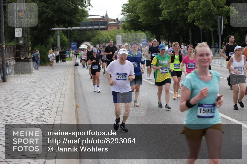 29.06.2025 - hella hamburg halbmarathon Jannik Wohlers http://msf.ph/oto/8293064 29.06.2025 10:36:26 Lombardsbrücke 1118, 1253, 1339, 1948, 1952, 1954, 2552, 2588, 3165, 3873, 3895, 4084, 4618, 4762, 4996, 5789, 6156, 6359, 7773, 8499, 8758, 8936, 8937, 9295, 9500, 9694, 9701, 10123, 10487, 10862, 11672, 11831, 11912, 12218, 12302, 12532, 12605, 12770, 12775, 13092, 13106, 13165, 13265, 13266, 13657, 13704, 13902, 13903, 14695, 15077, 15588, 15805, 15972, 15992, 16228, 16309, 16885, 16977, 17018, 17115, 17349, 17504, 18174, 18482, 18488 meine-sportfotos.de