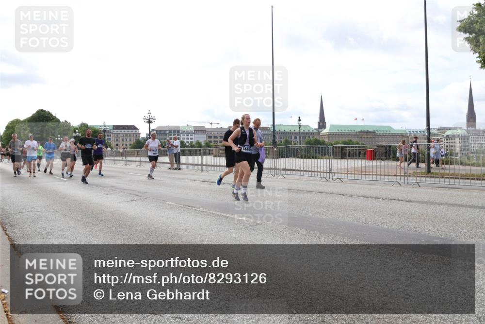29.06.2025 - hella hamburg halbmarathon Lena Gebhardt http://msf.ph/oto/8293126 29.06.2025 10:21:22 Lombardsbrücke 1449, 1028, 1072, 1266, 1401, 1658, 2271, 2383, 2635, 2815, 2956, 2986, 3122, 3161, 3453, 3770, 3813, 3817, 3825, 3826, 4082, 4350, 4697, 4786, 5041, 5061, 5122, 5373, 5395, 5412, 5493, 5759, 5767, 5957, 6086, 6103, 6275, 6308, 6844, 7228, 7375, 7522, 7553, 7608, 7781, 8095, 8286, 8724, 8726, 8844, 8896, 9005, 9011, 9100, 9108, 9236, 9369, 9483, 9499, 9501, 9532, 9624, 10374, 10585, 10602, 10874, 11698, 12175, 12694, 13057, 13508 meine-sportfotos.de
