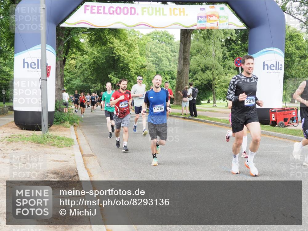 29.06.2025 - hella hamburg halbmarathon MichiJ http://msf.ph/oto/8293136 29.06.2025 10:33:49 Zwischen KM18-KM19 2270, 5706, 6711, 7385, 7450, 8374, 9720, 10796, 12528, 13782, 13919, 14200, 14228, 14764, 16286, 16834, 17281, 18081 meine-sportfotos.de
