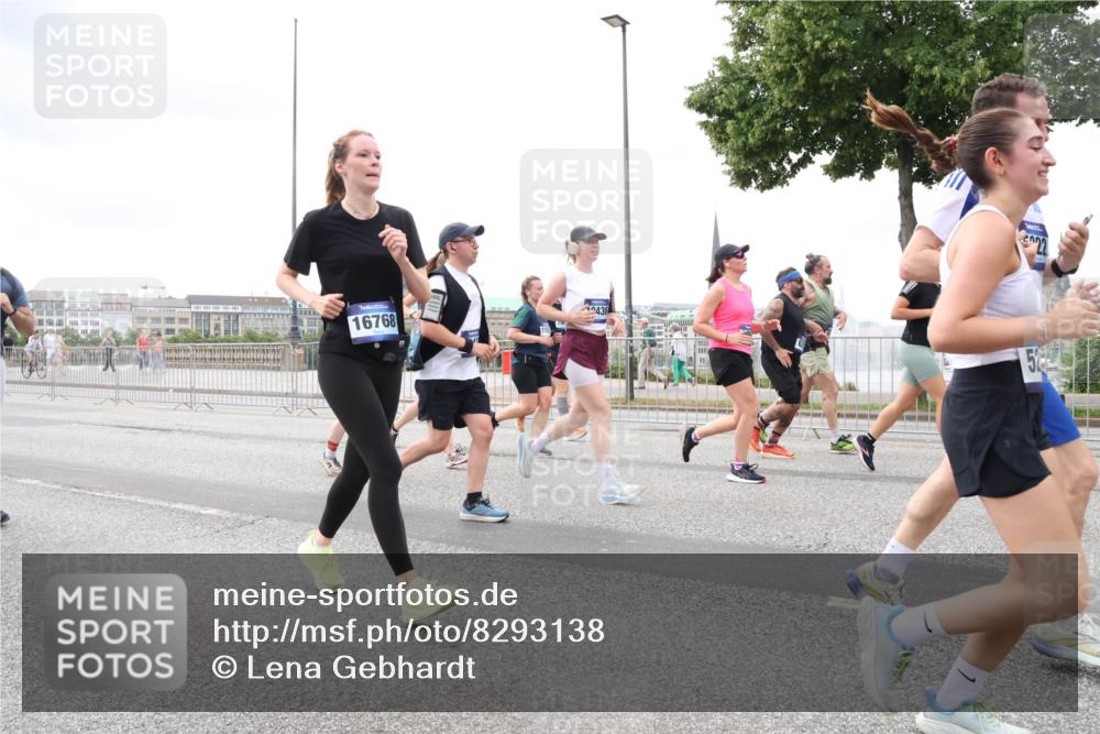 29.06.2025 - hella hamburg halbmarathon Lena Gebhardt http://msf.ph/oto/8293138 29.06.2025 10:55:56 Lombardsbrücke 16768, 0436, 52, 1616, 1738, 1873, 1909, 2095, 2793, 3101, 3244, 3268, 4265, 4354, 4470, 4473, 4836, 4896, 5220, 5222, 5306, 5487, 5575, 5580, 5994, 6055, 6056, 6113, 6257, 6494, 6594, 6968, 7025, 7028, 7516, 7548, 7616, 7969, 8005, 8110, 8305, 8527, 8532, 8533, 8626, 8648, 9435, 9548, 9606, 9614, 9618, 9838, 9857, 9858, 9861, 9865, 9956, 10094, 10436, 10438, 10449, 10559, 10593, 10640, 10987, 11903, 11962, 11963, 12695, 12902 meine-sportfotos.de
