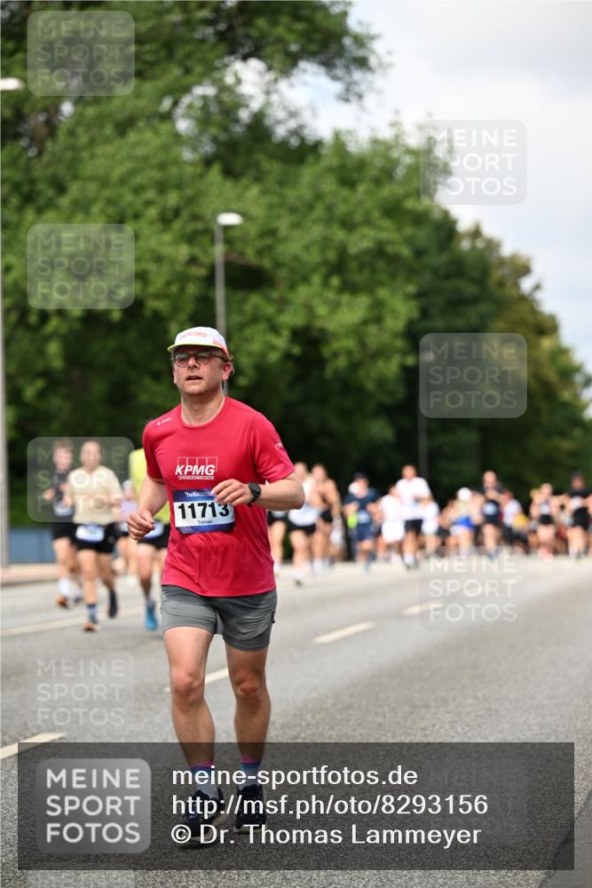 29.06.2025 - hella hamburg halbmarathon Dr. Thomas Lammeyer http://msf.ph/oto/8293156 29.06.2025 10:37:27 Kennedybrücke 1078, 1199, 1324, 1373, 1879, 1995, 2085, 2342, 2838, 3341, 3422, 3560, 3812, 3871, 4030, 4164, 4446, 5180, 5917, 6773, 6999, 7308, 7309, 7705, 8175, 8595, 8891, 8993, 9289, 9591, 9750, 9768, 9780 meine-sportfotos.de