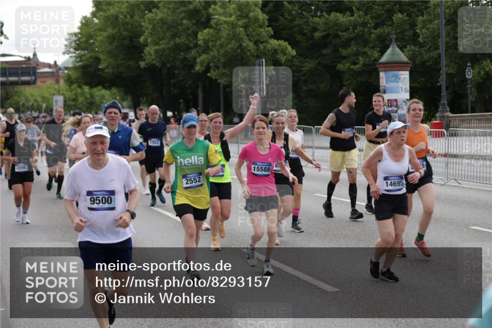 29.06.2025 - hella hamburg halbmarathon Jannik Wohlers http://msf.ph/oto/8293157 29.06.2025 10:36:27 Lombardsbrücke 1118, 1253, 1339, 1948, 1952, 1954, 2552, 2588, 3165, 3873, 3895, 4084, 4618, 4762, 4996, 5789, 6156, 6359, 7773, 8499, 8758, 8936, 8937, 9295, 9500, 9694, 9701, 10123, 10487, 10862, 11672, 11831, 11912, 12184, 12218, 12302, 12532, 12605, 12770, 12775, 13092, 13106, 13165, 13265, 13266, 13657, 13704, 13902, 13903, 14695, 15077, 15588, 15805, 15907, 15972, 15992, 16228, 16304, 16309, 16885, 16977, 17018, 17115, 17349, 17504, 18174, 18482 meine-sportfotos.de