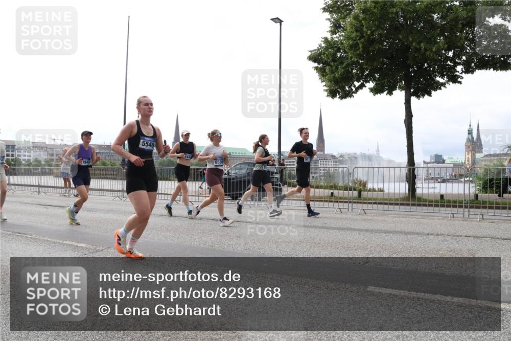 29.06.2025 - hella hamburg halbmarathon Lena Gebhardt http://msf.ph/oto/8293168 29.06.2025 10:36:30 Lombardsbrücke 7943, 5540, 444, 8530, 1008, 1010, 1102, 1224, 1775, 1780, 1835, 1948, 2124, 2588, 2870, 3398, 3404, 3428, 3699, 3741, 3877, 4084, 4245, 4326, 4442, 4618, 4762, 4937, 5012, 5246, 5427, 5540, 5573, 5666, 5747, 5809, 5919, 6092, 6093, 6156, 6184, 6190, 6417, 6667, 6896, 7086, 7111, 7140, 7275, 7575, 7576, 7632, 8356, 8498, 8499, 8530, 8581, 8945, 9115, 9117, 9229, 9500, 9694, 13265, 15077, 17156, 17807, 18152, 18488 meine-sportfotos.de