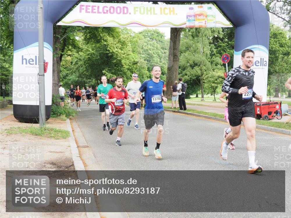 29.06.2025 - hella hamburg halbmarathon MichiJ http://msf.ph/oto/8293187 29.06.2025 10:33:49 Zwischen KM18-KM19 2270, 5706, 6711, 7385, 7450, 8374, 9720, 10796, 12528, 13782, 13919, 14200, 14228, 14764, 16286, 16834, 17281, 18081 meine-sportfotos.de