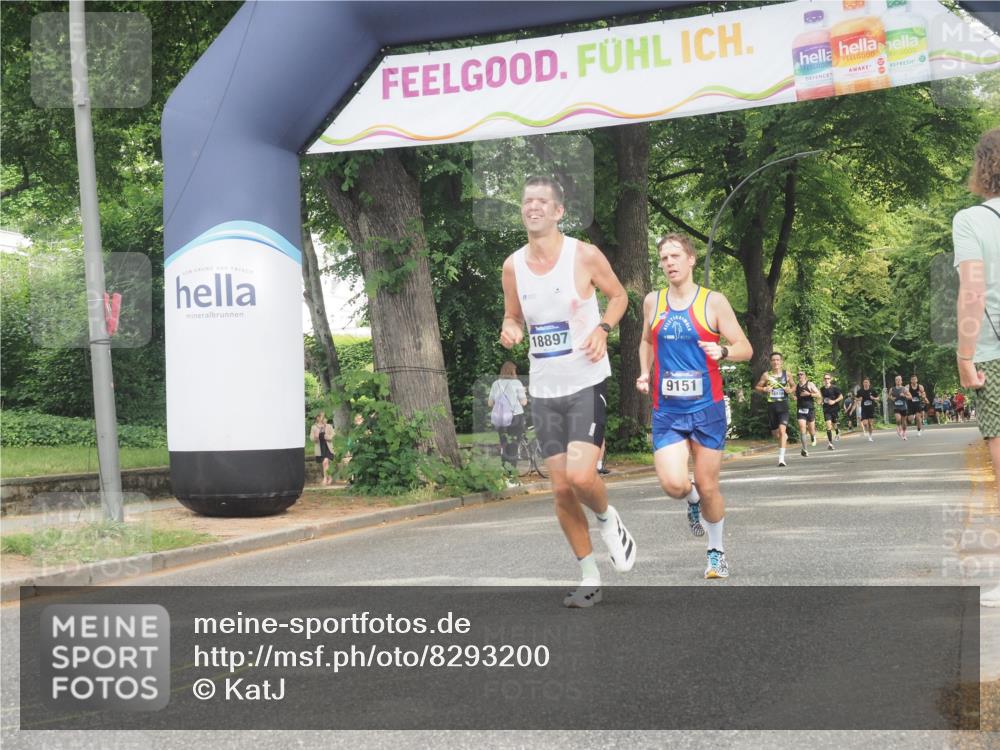 29.06.2025 - hella hamburg halbmarathon KatJ http://msf.ph/oto/8293200 29.06.2025 10:13:13 Zwischen KM18-KM19  meine-sportfotos.de