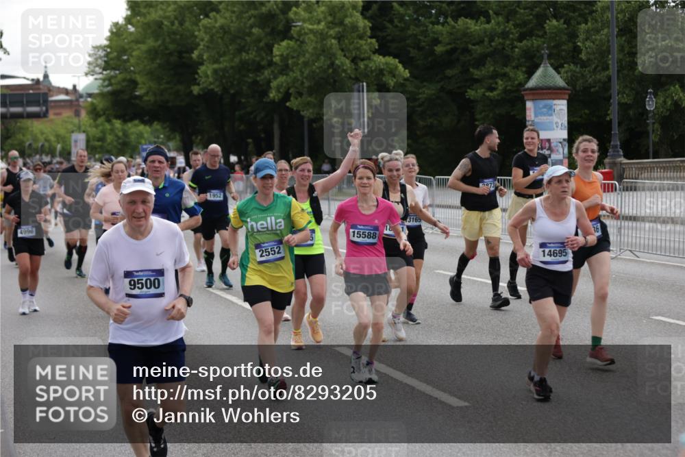 29.06.2025 - hella hamburg halbmarathon Jannik Wohlers http://msf.ph/oto/8293205 29.06.2025 10:36:27 Lombardsbrücke 1118, 1253, 1339, 1948, 1952, 1954, 2552, 2588, 3165, 3873, 3895, 4084, 4618, 4762, 4996, 5789, 6156, 6359, 7773, 8499, 8758, 8936, 8937, 9295, 9500, 9694, 9701, 10123, 10487, 10862, 11672, 11831, 11912, 12184, 12218, 12302, 12532, 12605, 12770, 12775, 13092, 13106, 13165, 13265, 13266, 13657, 13704, 13902, 13903, 14695, 15077, 15588, 15805, 15907, 15972, 15992, 16228, 16304, 16309, 16885, 16977, 17018, 17115, 17349, 17504, 18174, 18482 meine-sportfotos.de