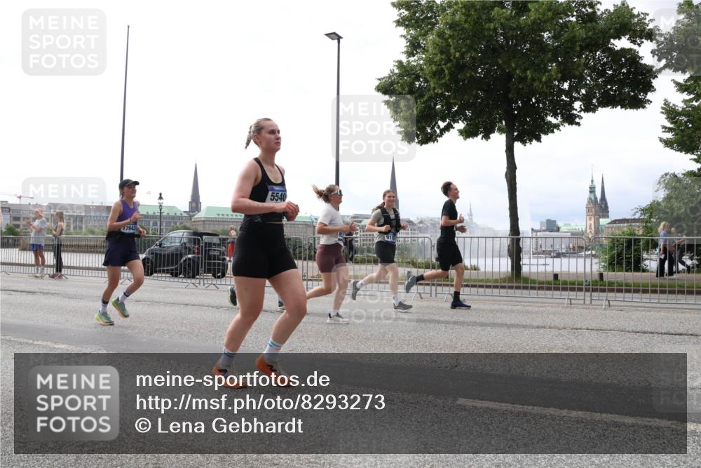 29.06.2025 - hella hamburg halbmarathon Lena Gebhardt http://msf.ph/oto/8293273 29.06.2025 10:36:30 Lombardsbrücke 17943, 5540, 1008, 1010, 1102, 1224, 1775, 1780, 1835, 1948, 2124, 2588, 2870, 3398, 3404, 3428, 3699, 3741, 3877, 4084, 4245, 4326, 4442, 4618, 4762, 4937, 5012, 5246, 5427, 5540, 5573, 5666, 5747, 5809, 5919, 6092, 6093, 6156, 6184, 6190, 6417, 6667, 6896, 7086, 7111, 7140, 7275, 7575, 7576, 7632, 8356, 8498, 8499, 8530, 8581, 8945, 9115, 9117, 9229, 9500, 9694, 13265, 15077, 17156, 17807, 18152, 18488 meine-sportfotos.de