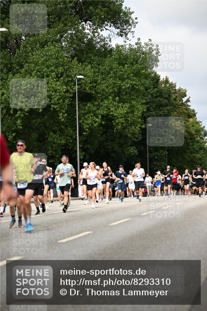 29.06.2025 - hella hamburg halbmarathon Dr. Thomas Lammeyer http://msf.ph/oto/8293310 29.06.2025 10:37:28 Kennedybrücke 1078, 1199, 1324, 1373, 1879, 1995, 2085, 2342, 2838, 3341, 3422, 3560, 3812, 3871, 4030, 4164, 4446, 5180, 5917, 6773, 6999, 7308, 7309, 7705, 8175, 8595, 8891, 8993, 9289, 9591, 9750, 9768, 9780 meine-sportfotos.de