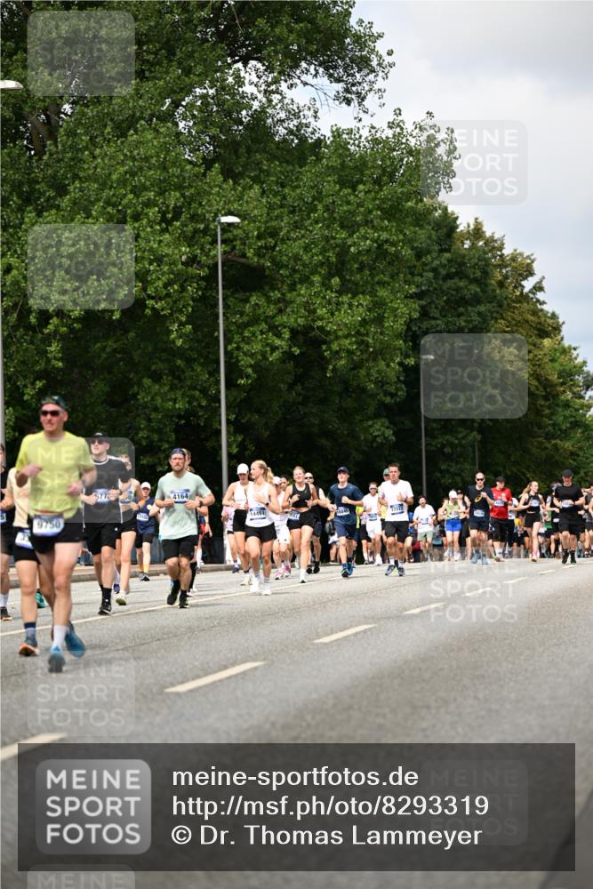 29.06.2025 - hella hamburg halbmarathon Dr. Thomas Lammeyer http://msf.ph/oto/8293319 29.06.2025 10:37:28 Kennedybrücke 1078, 1199, 1324, 1373, 1879, 1995, 2085, 2342, 2838, 3341, 3422, 3560, 3812, 3871, 4030, 4164, 4446, 5180, 5917, 6773, 6999, 7308, 7309, 7705, 8175, 8595, 8891, 8993, 9289, 9591, 9750, 9768, 9780 meine-sportfotos.de