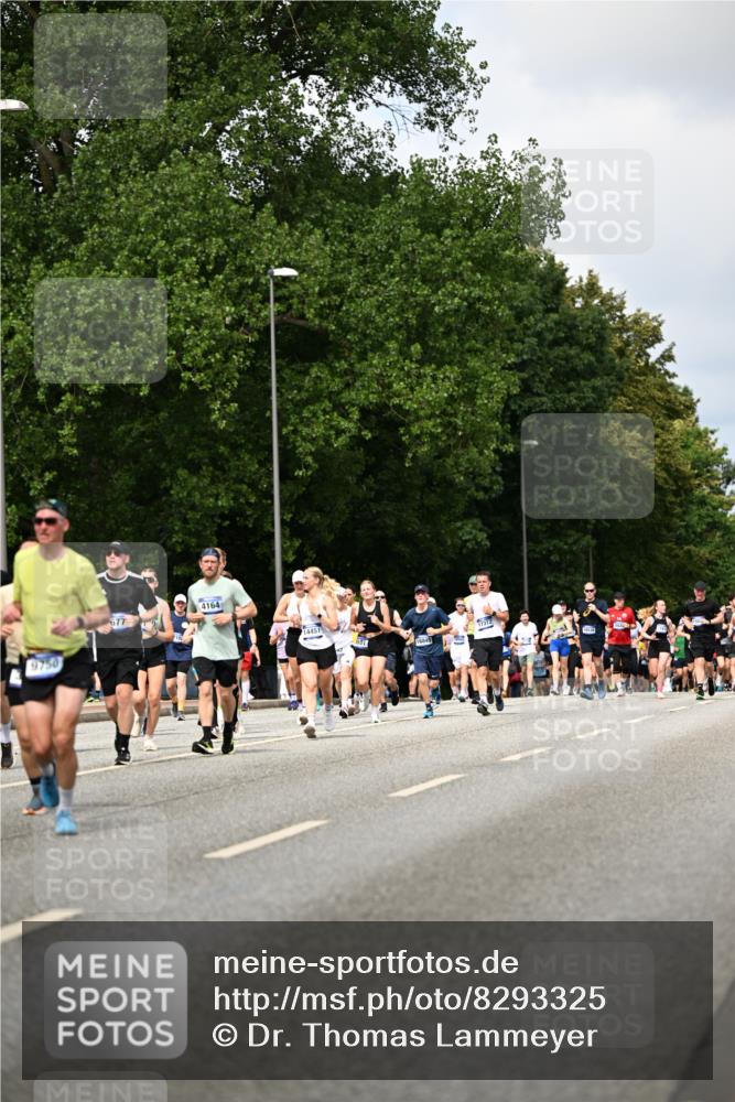 29.06.2025 - hella hamburg halbmarathon Dr. Thomas Lammeyer http://msf.ph/oto/8293325 29.06.2025 10:37:28 Kennedybrücke 1078, 1199, 1324, 1373, 1879, 1995, 2085, 2342, 2838, 3341, 3422, 3560, 3812, 3871, 4030, 4164, 4446, 5180, 5917, 6773, 6999, 7308, 7309, 7705, 8175, 8595, 8891, 8993, 9289, 9591, 9750, 9768, 9780 meine-sportfotos.de