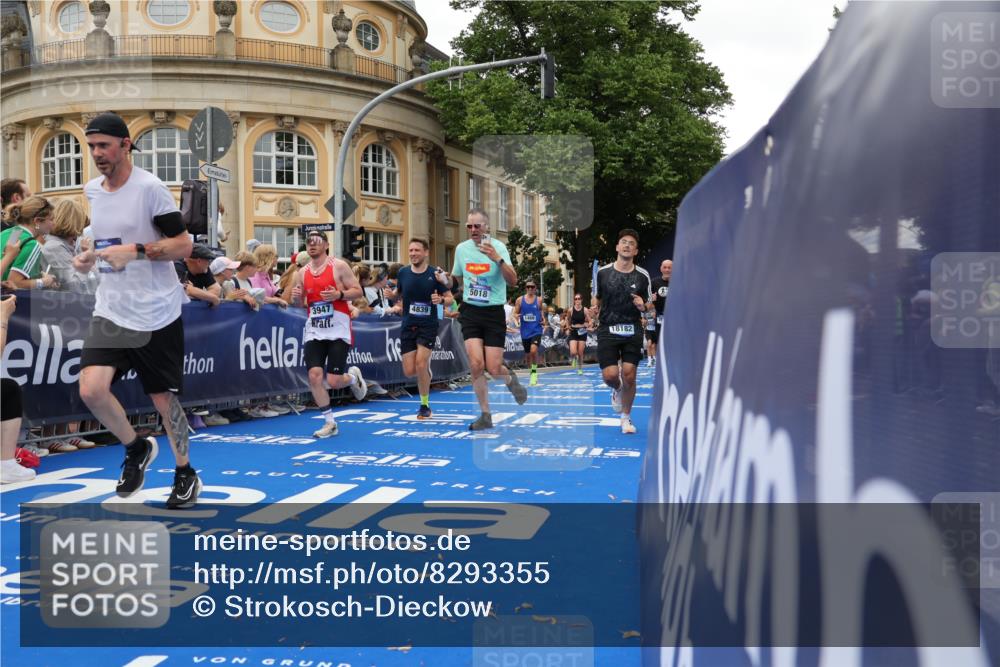 29.06.2025 - hella hamburg halbmarathon Strokosch-Dieckow http://msf.ph/oto/8293355 29.06.2025 10:50:51 Ziel 1466, 2207, 3654, 3947, 4839, 5018, 5115, 7052, 7369, 8205, 8572, 8657, 10215, 10750, 11551, 12778, 13687, 15362, 15395, 15426, 15643, 15720, 16285, 17129, 17908, 18182, 18370 meine-sportfotos.de