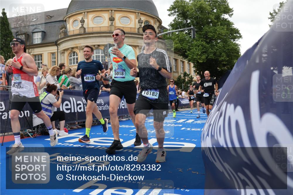 29.06.2025 - hella hamburg halbmarathon Strokosch-Dieckow http://msf.ph/oto/8293382 29.06.2025 10:50:53 Ziel 1466, 2207, 3654, 3947, 4839, 5018, 5115, 7052, 7369, 8205, 8572, 10215, 10750, 11551, 12778, 13687, 14125, 15362, 15395, 15643, 16285, 17221, 18182, 18350 meine-sportfotos.de