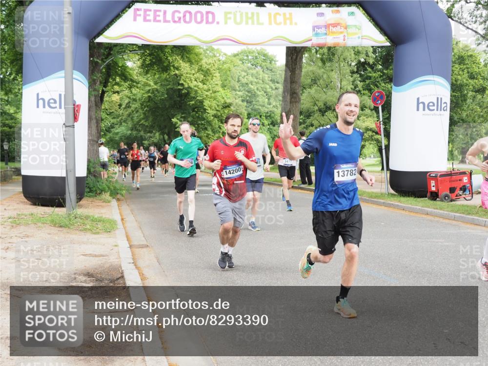 29.06.2025 - hella hamburg halbmarathon MichiJ http://msf.ph/oto/8293390 29.06.2025 10:33:50 Zwischen KM18-KM19 2270, 5706, 6711, 7385, 7450, 8374, 9720, 10796, 12528, 13782, 13919, 14200, 16286, 16834, 17281, 18081 meine-sportfotos.de