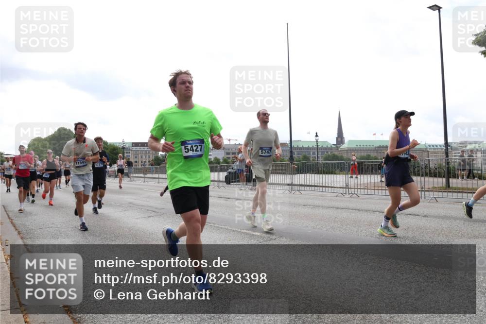 29.06.2025 - hella hamburg halbmarathon Lena Gebhardt http://msf.ph/oto/8293398 29.06.2025 10:36:31 Lombardsbrücke 11637, 1154, 17272, 5427, 5747, 7943, 1008, 1010, 1102, 1224, 1775, 1780, 1835, 1948, 2124, 2588, 2870, 3398, 3404, 3428, 3699, 3741, 3877, 4084, 4245, 4326, 4442, 4618, 4762, 4937, 5012, 5246, 5427, 5540, 5573, 5666, 5747, 5809, 5919, 6092, 6093, 6156, 6184, 6190, 6417, 6667, 6896, 7086, 7111, 7140, 7275, 7575, 7576, 7632, 8356, 8498, 8499, 8530, 8581, 8945, 9115, 9117, 9229, 9500, 9694, 13265, 15077, 17156, 17807, 18152, 18488 meine-sportfotos.de