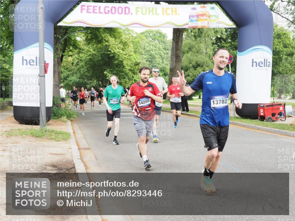 29.06.2025 - hella hamburg halbmarathon MichiJ http://msf.ph/oto/8293446 29.06.2025 10:33:50 Zwischen KM18-KM19 2270, 5706, 6711, 7385, 7450, 8374, 9720, 10796, 12528, 13782, 13919, 14200, 16286, 16834, 17281, 18081 meine-sportfotos.de