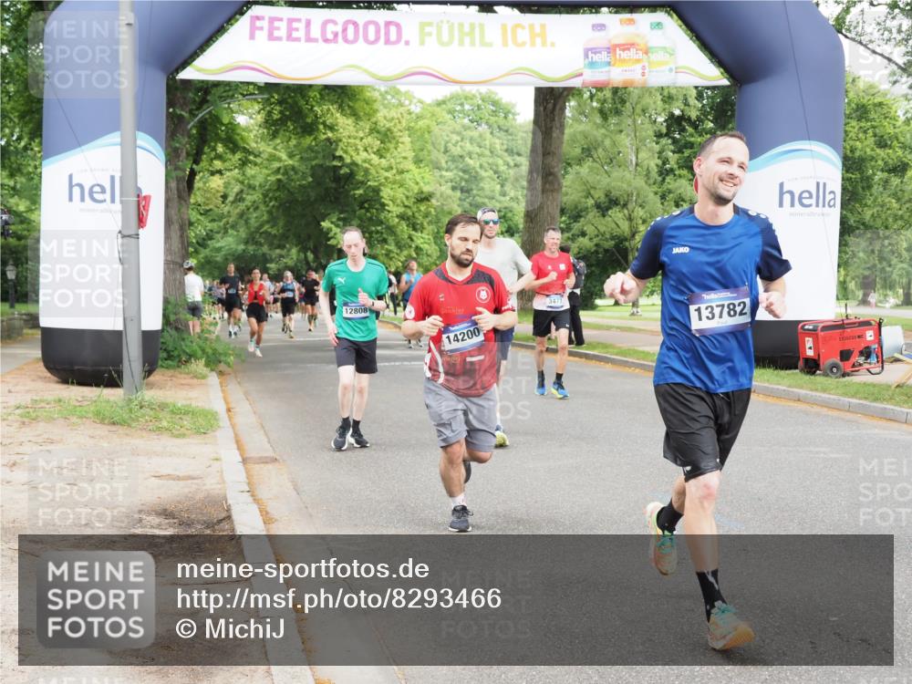 29.06.2025 - hella hamburg halbmarathon MichiJ http://msf.ph/oto/8293466 29.06.2025 10:33:50 Zwischen KM18-KM19 2270, 5706, 6711, 7385, 7450, 8374, 9720, 10796, 12528, 13782, 13919, 14200, 16286, 16834, 17281, 18081 meine-sportfotos.de