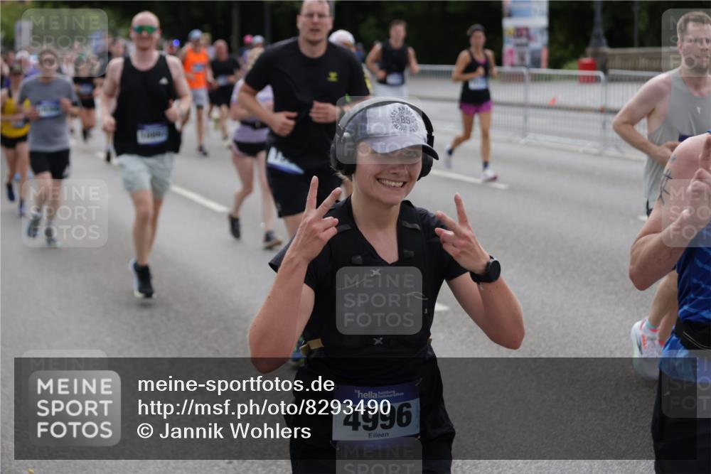 29.06.2025 - hella hamburg halbmarathon Jannik Wohlers http://msf.ph/oto/8293490 29.06.2025 10:36:32 Lombardsbrücke 1118, 1253, 1339, 1488, 1490, 1952, 1954, 2552, 3165, 3714, 3873, 3895, 4618, 4762, 4996, 5224, 5538, 5640, 5786, 5789, 6156, 6359, 6804, 7202, 7773, 8007, 8315, 8499, 8758, 8936, 8937, 9295, 9694, 9701, 10123, 10487, 10862, 10931, 11672, 11831, 11843, 11912, 12087, 12184, 12218, 12302, 12532, 13106, 13165, 13657, 13695, 13970, 13971, 14695, 15106, 15353, 15475, 15588, 15907, 15972, 15992, 16304, 16309, 16885, 17115, 17349, 17504, 17591, 18482 meine-sportfotos.de