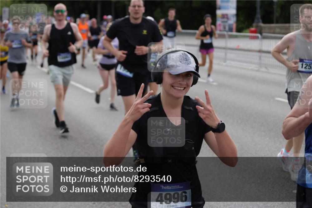 29.06.2025 - hella hamburg halbmarathon Jannik Wohlers http://msf.ph/oto/8293540 29.06.2025 10:36:32 Lombardsbrücke 1118, 1253, 1339, 1488, 1490, 1952, 1954, 2552, 3165, 3714, 3873, 3895, 4618, 4762, 4996, 5224, 5538, 5640, 5786, 5789, 6156, 6359, 6804, 7202, 7773, 8007, 8315, 8499, 8758, 8936, 8937, 9295, 9694, 9701, 10123, 10487, 10862, 10931, 11672, 11831, 11843, 11912, 12087, 12184, 12218, 12302, 12532, 13106, 13165, 13657, 13695, 13970, 13971, 14695, 15106, 15353, 15475, 15588, 15907, 15972, 15992, 16304, 16309, 16885, 17115, 17349, 17504, 17591, 18482 meine-sportfotos.de