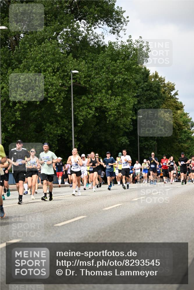 29.06.2025 - hella hamburg halbmarathon Dr. Thomas Lammeyer http://msf.ph/oto/8293545 29.06.2025 10:37:29 Kennedybrücke 1078, 1199, 1324, 1373, 1879, 1995, 2085, 2342, 2838, 3341, 3422, 3560, 3812, 3871, 4164, 4446, 5180, 5917, 6773, 6999, 7308, 7309, 7705, 8175, 8595, 8891, 8993, 9234, 9289, 9591, 9750, 9780 meine-sportfotos.de