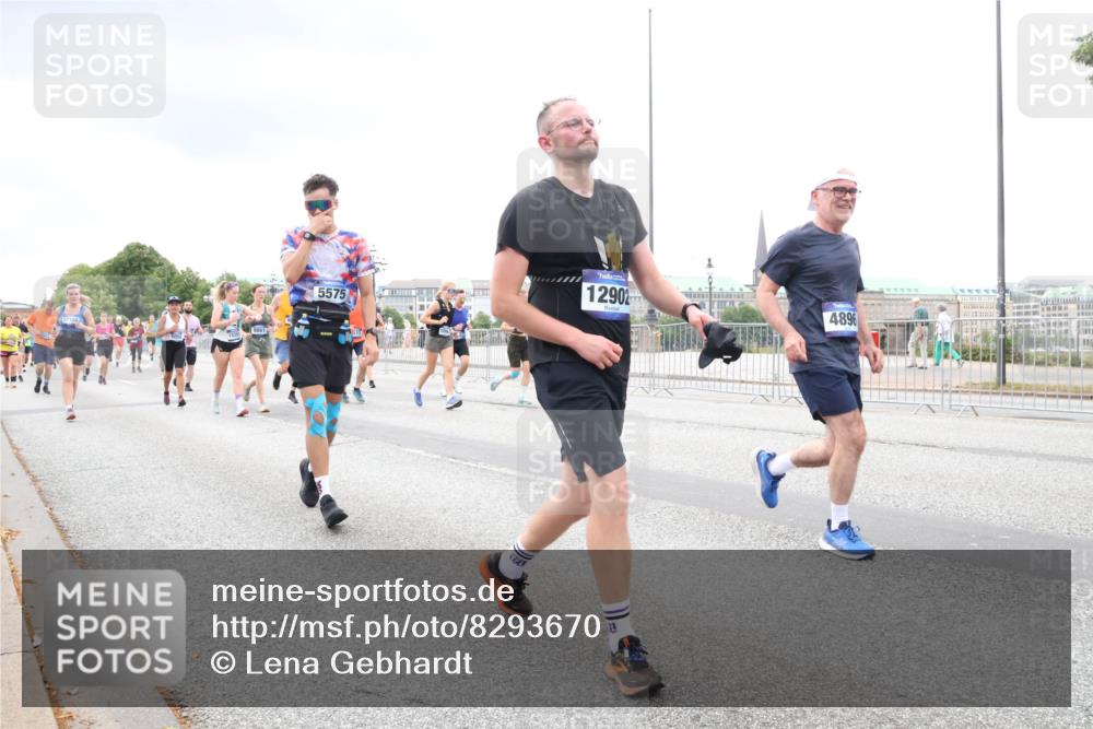29.06.2025 - hella hamburg halbmarathon Lena Gebhardt http://msf.ph/oto/8293670 29.06.2025 10:55:58 Lombardsbrücke 9861, 5575, 12902, 4896, 1616, 1738, 1873, 1909, 2095, 2793, 3101, 3244, 3257, 3268, 4265, 4354, 4470, 4473, 4836, 4896, 5220, 5222, 5306, 5487, 5575, 5580, 5994, 6055, 6056, 6113, 6257, 6494, 6594, 6968, 7025, 7028, 7516, 7548, 7616, 7969, 8005, 8110, 8305, 8527, 8532, 8533, 8626, 8648, 9435, 9548, 9606, 9614, 9618, 9838, 9857, 9858, 9861, 9865, 9956, 10094, 10436, 10438, 10449, 10559, 10593, 10640, 10740, 10784, 10987, 11903, 11962, 11963, 12695, 12902 meine-sportfotos.de