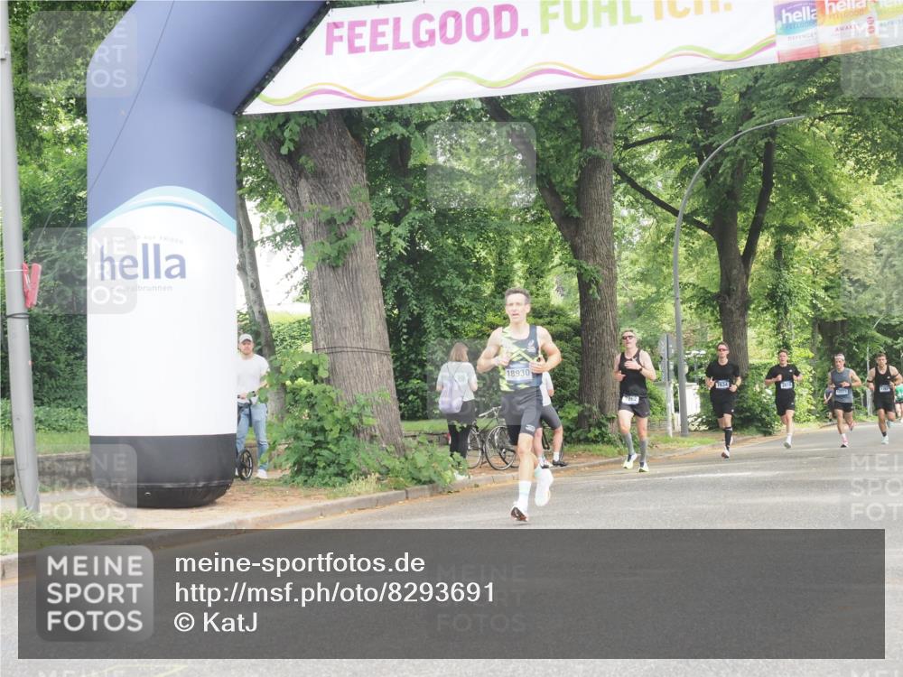 29.06.2025 - hella hamburg halbmarathon KatJ http://msf.ph/oto/8293691 29.06.2025 10:13:16 Zwischen KM18-KM19  meine-sportfotos.de