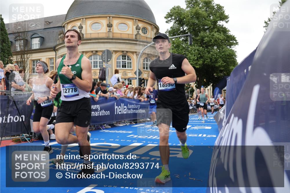 29.06.2025 - hella hamburg halbmarathon Strokosch-Dieckow http://msf.ph/oto/8293774 29.06.2025 10:51:00 Ziel 1366, 1630, 2207, 3654, 4077, 4816, 4967, 7369, 8117, 8261, 8508, 8572, 8704, 10215, 10508, 10603, 11551, 12778, 13008, 13687, 14125, 15362, 15643, 16285, 17221, 17384, 18066, 18350 meine-sportfotos.de