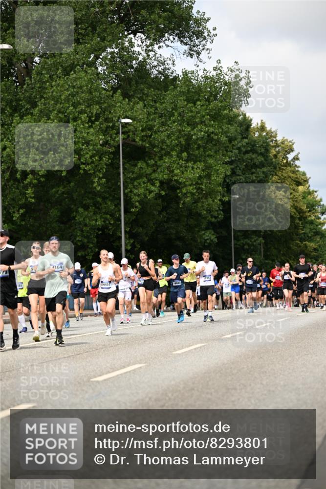 29.06.2025 - hella hamburg halbmarathon Dr. Thomas Lammeyer http://msf.ph/oto/8293801 29.06.2025 10:37:30 Kennedybrücke 1078, 1199, 1324, 1373, 1995, 2085, 2342, 2838, 3341, 3560, 3812, 3871, 4164, 4446, 5180, 5917, 6773, 6999, 7308, 7309, 7705, 8175, 8595, 8891, 8993, 9234, 9289, 9591, 9750, 9780, 11092 meine-sportfotos.de