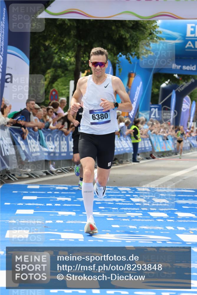 29.06.2025 - hella hamburg halbmarathon Strokosch-Dieckow http://msf.ph/oto/8293848 29.06.2025 10:18:50 Ziel 6380, 11342, 15495 meine-sportfotos.de