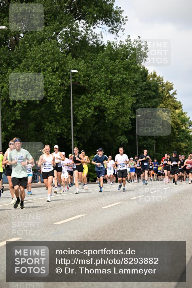 29.06.2025 - hella hamburg halbmarathon Dr. Thomas Lammeyer http://msf.ph/oto/8293882 29.06.2025 10:37:31 Kennedybrücke 1078, 1199, 1324, 1373, 1995, 2085, 2342, 2838, 3341, 3560, 3812, 3871, 4164, 4446, 5180, 5917, 6773, 6999, 7308, 7309, 7705, 8175, 8891, 8993, 9234, 9591, 9750, 9780, 11092 meine-sportfotos.de