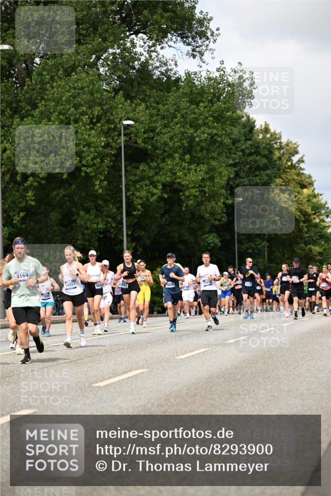 29.06.2025 - hella hamburg halbmarathon Dr. Thomas Lammeyer http://msf.ph/oto/8293900 29.06.2025 10:37:31 Kennedybrücke 1078, 1199, 1324, 1373, 1995, 2085, 2342, 2838, 3341, 3560, 3812, 3871, 4164, 4446, 5180, 5917, 6773, 6999, 7308, 7309, 7705, 8175, 8891, 8993, 9234, 9591, 9750, 9780, 11092 meine-sportfotos.de