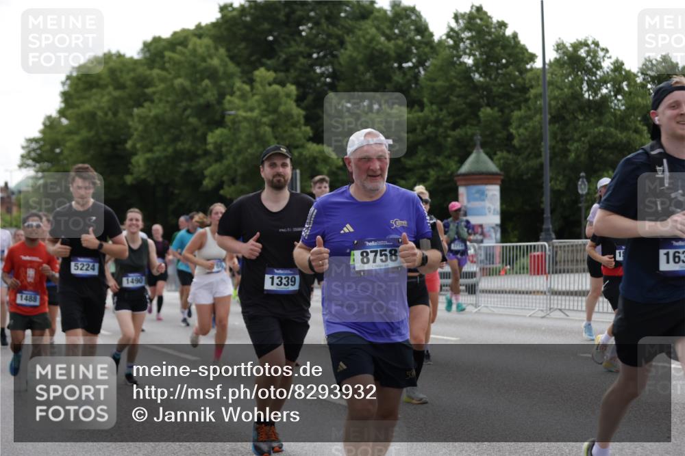 29.06.2025 - hella hamburg halbmarathon Jannik Wohlers http://msf.ph/oto/8293932 29.06.2025 10:36:37 Lombardsbrücke 1118, 1253, 1339, 1488, 1490, 1952, 1954, 2031, 2072, 2104, 2552, 3127, 3165, 3714, 3873, 3895, 4996, 5224, 5538, 5640, 5786, 5789, 6172, 6359, 6584, 6804, 7202, 7773, 8007, 8257, 8258, 8315, 8758, 8936, 8937, 9054, 9055, 9295, 10862, 10931, 11246, 11831, 11843, 11912, 12087, 12184, 12218, 12302, 12463, 12532, 13165, 13695, 13970, 13971, 14202, 14396, 14695, 14779, 15106, 15353, 15475, 15588, 15907, 15972, 16304, 16309, 16782, 16885, 17349, 17388, 17504, 17591 meine-sportfotos.de