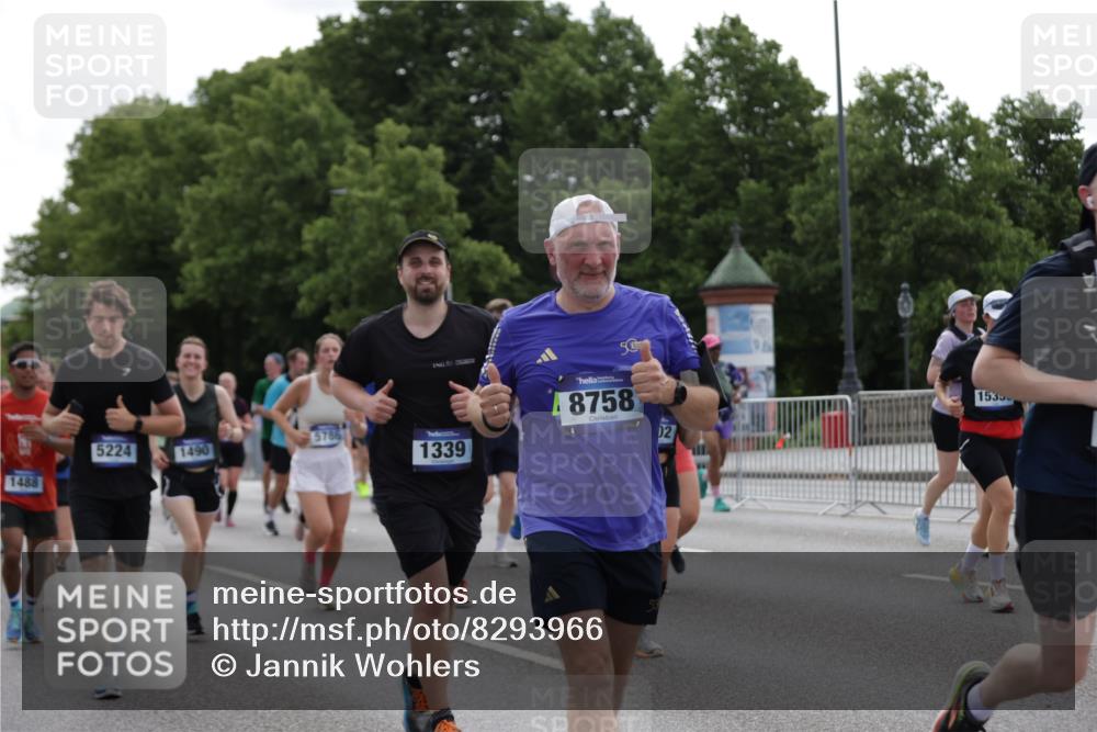 29.06.2025 - hella hamburg halbmarathon Jannik Wohlers http://msf.ph/oto/8293966 29.06.2025 10:36:37 Lombardsbrücke 1118, 1253, 1339, 1488, 1490, 1952, 1954, 2031, 2072, 2104, 2552, 3127, 3165, 3714, 3873, 3895, 4996, 5224, 5538, 5640, 5786, 5789, 6172, 6359, 6584, 6804, 7202, 7773, 8007, 8257, 8258, 8315, 8758, 8936, 8937, 9054, 9055, 9295, 10862, 10931, 11246, 11831, 11843, 11912, 12087, 12184, 12218, 12302, 12463, 12532, 13165, 13695, 13970, 13971, 14202, 14396, 14695, 14779, 15106, 15353, 15475, 15588, 15907, 15972, 16304, 16309, 16782, 16885, 17349, 17388, 17504, 17591 meine-sportfotos.de