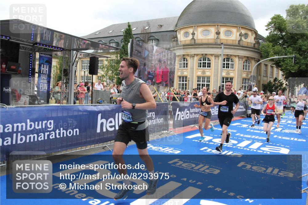 29.06.2025 - hella hamburg halbmarathon Michael Strokosch http://msf.ph/oto/8293975 29.06.2025 10:56:34 Ziel 1583, 2083, 3413, 5721, 5744, 6399, 8542, 8652, 8863, 9562, 10093, 10665, 13863, 15407, 16257, 16261, 17268, 17734, 18746, 18835, 19120 meine-sportfotos.de