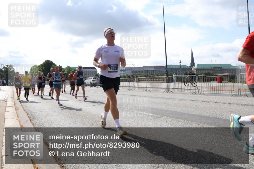 29.06.2025 - hella hamburg halbmarathon Lena Gebhardt http://msf.ph/oto/8293980 29.06.2025 09:46:36 Lombardsbrücke 14310, 12447, 5048, 17751, 7628, 1344, 1889, 2243, 2525, 3809, 3843, 3955, 4477, 4944, 5042, 5048, 5152, 5660, 6683, 7055, 7466, 7534, 7622, 7628, 7845, 7901, 8312, 8784, 8864, 8956, 10298, 10477, 10865, 10927, 10929, 11230, 11282, 11304, 11661, 11833, 12447, 12899, 12987, 13199, 13252, 13493, 13494, 13617, 13729, 13961, 14276, 14293, 14310, 15115, 15391, 15689, 15902, 16065, 16140, 16243, 16507, 16580, 16811, 16931, 16957, 17213, 17768 meine-sportfotos.de