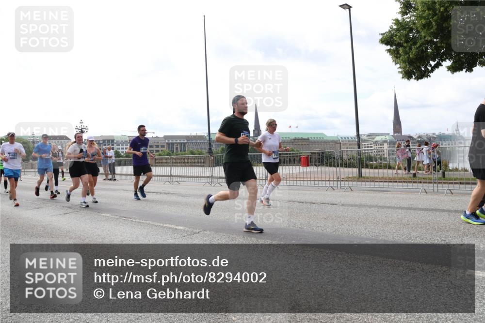 29.06.2025 - hella hamburg halbmarathon Lena Gebhardt http://msf.ph/oto/8294002 29.06.2025 10:21:25 Lombardsbrücke 1028, 1072, 1266, 1401, 1658, 2271, 2383, 2635, 2815, 2956, 2986, 3122, 3161, 3453, 3770, 3813, 3817, 3825, 3826, 4082, 4375, 4376, 4697, 4786, 5061, 5122, 5373, 5395, 5412, 5493, 5759, 5767, 5957, 6086, 6103, 6275, 6308, 6844, 7228, 7375, 7522, 7553, 7608, 7612, 7781, 8095, 8286, 8724, 8726, 8844, 8896, 9100, 9108, 9369, 9483, 9499, 9501, 9532, 9624, 10374, 10585, 10602, 10874, 11698, 12175, 12694, 13057, 13508 meine-sportfotos.de