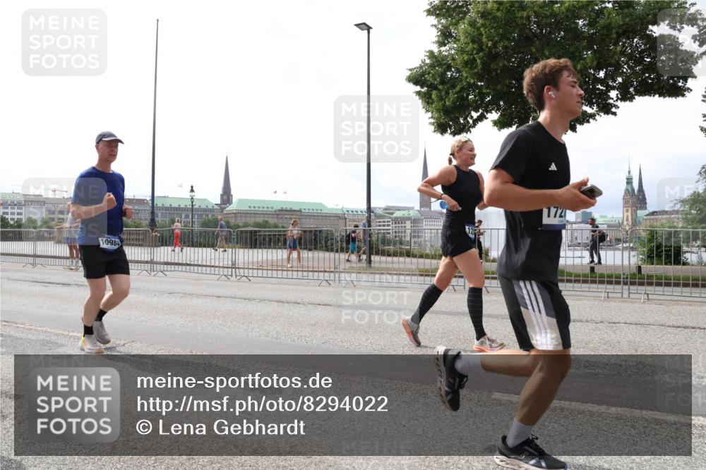 29.06.2025 - hella hamburg halbmarathon Lena Gebhardt http://msf.ph/oto/8294022 29.06.2025 10:36:34 Lombardsbrücke 10984, 20, 17, 2, 1008, 1010, 1102, 1118, 1224, 1780, 1835, 1948, 2124, 2552, 2588, 2870, 3398, 3404, 3428, 3699, 3741, 3873, 3877, 4084, 4245, 4442, 4618, 4762, 4937, 4996, 5012, 5246, 5427, 5540, 5573, 5666, 5747, 5789, 5809, 5919, 6092, 6093, 6156, 6190, 6417, 6667, 6896, 7086, 7111, 7140, 7275, 7575, 7576, 7632, 7773, 8498, 8499, 8530, 8581, 8936, 8937, 8945, 9115, 9117, 9229, 9295, 9500, 9694, 13265, 15077, 17156, 17807, 18152, 18488 meine-sportfotos.de