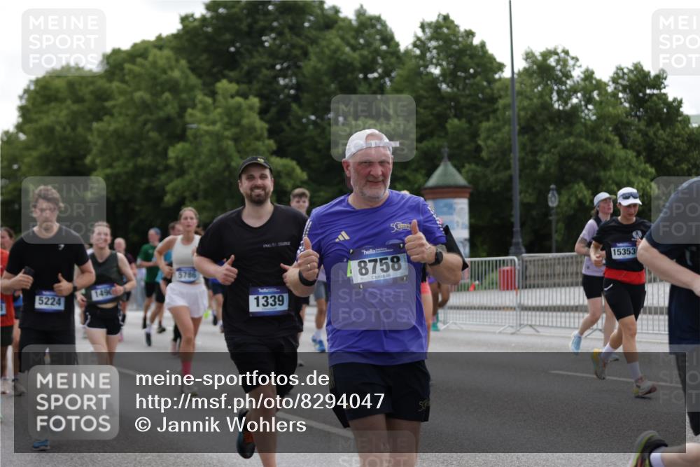 29.06.2025 - hella hamburg halbmarathon Jannik Wohlers http://msf.ph/oto/8294047 29.06.2025 10:36:37 Lombardsbrücke 1118, 1253, 1339, 1488, 1490, 1952, 1954, 2031, 2072, 2104, 2552, 3127, 3165, 3714, 3873, 3895, 4996, 5224, 5538, 5640, 5786, 5789, 6172, 6359, 6584, 6804, 7202, 7773, 8007, 8257, 8258, 8315, 8758, 8936, 8937, 9054, 9055, 9295, 10862, 10931, 11246, 11831, 11843, 11912, 12087, 12184, 12218, 12302, 12463, 12532, 13165, 13695, 13970, 13971, 14202, 14396, 14695, 14779, 15106, 15353, 15475, 15588, 15907, 15972, 16304, 16309, 16782, 16885, 17349, 17388, 17504, 17591 meine-sportfotos.de