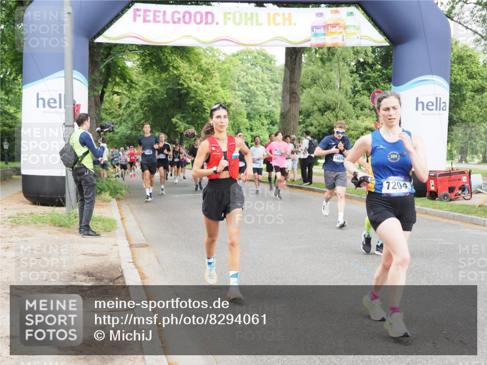 29.06.2025 - hella hamburg halbmarathon MichiJ http://msf.ph/oto/8294061 29.06.2025 10:33:56 Zwischen KM18-KM19 1139, 2270, 3477, 5129, 7204, 9710, 11773, 11936, 12808, 13782, 14200, 17281, 18878 meine-sportfotos.de