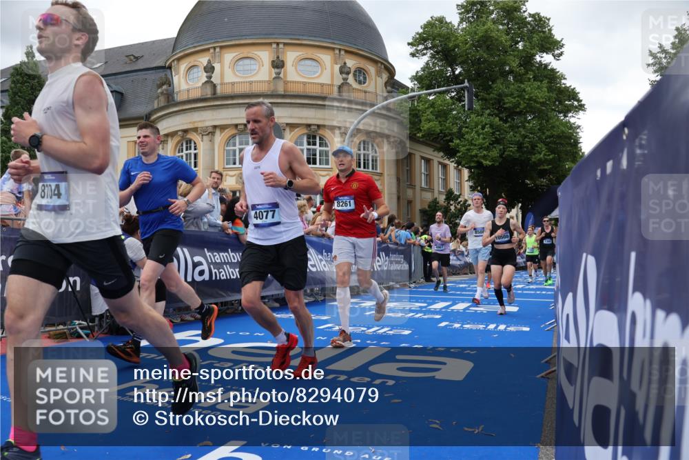 29.06.2025 - hella hamburg halbmarathon Strokosch-Dieckow http://msf.ph/oto/8294079 29.06.2025 10:51:07 Ziel 1366, 1630, 4077, 4404, 4816, 4967, 5600, 6027, 8117, 8261, 8508, 8704, 10508, 10603, 10868, 11512, 11625, 11733, 13008, 13073, 14125, 15480, 17221, 17384, 17530, 17823, 18066 meine-sportfotos.de