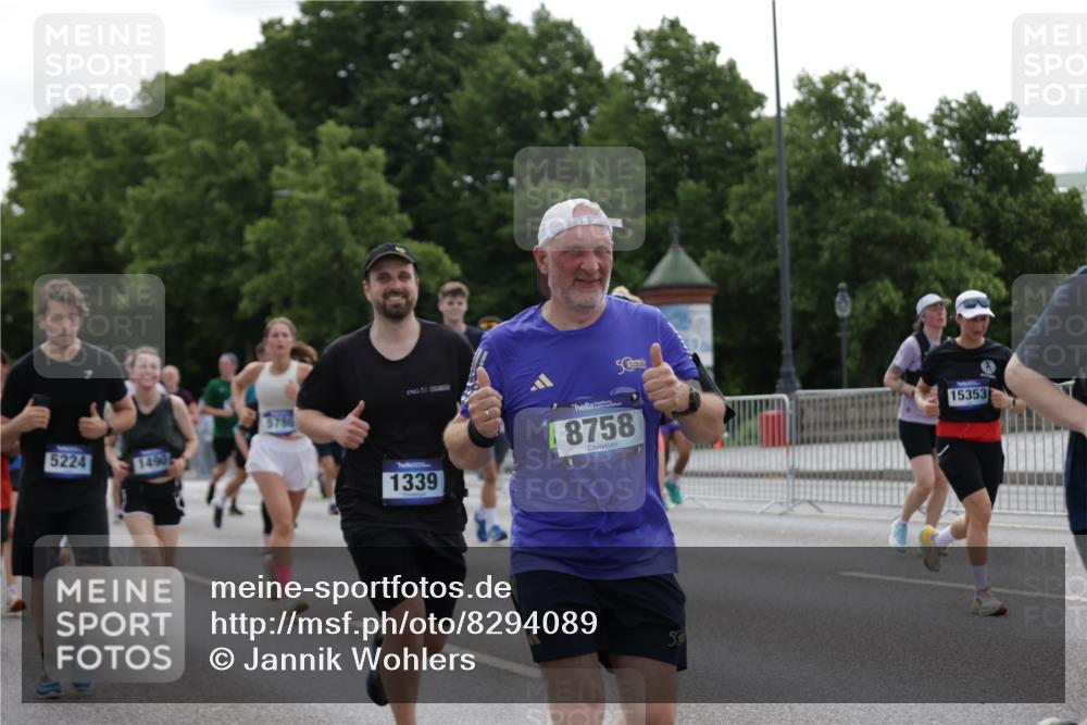 29.06.2025 - hella hamburg halbmarathon Jannik Wohlers http://msf.ph/oto/8294089 29.06.2025 10:36:37 Lombardsbrücke 1118, 1253, 1339, 1488, 1490, 1952, 1954, 2031, 2072, 2104, 2552, 3127, 3165, 3714, 3873, 3895, 4996, 5224, 5538, 5640, 5786, 5789, 6172, 6359, 6584, 6804, 7202, 7773, 8007, 8257, 8258, 8315, 8758, 8936, 8937, 9054, 9055, 9295, 10862, 10931, 11246, 11831, 11843, 11912, 12087, 12184, 12218, 12302, 12463, 12532, 13165, 13695, 13970, 13971, 14202, 14396, 14695, 14779, 15106, 15353, 15475, 15588, 15907, 15972, 16304, 16309, 16782, 16885, 17349, 17388, 17504, 17591 meine-sportfotos.de