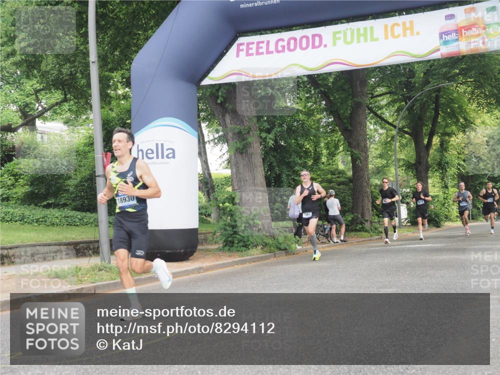 29.06.2025 - hella hamburg halbmarathon KatJ http://msf.ph/oto/8294112 29.06.2025 10:13:18 Zwischen KM18-KM19 7862 meine-sportfotos.de