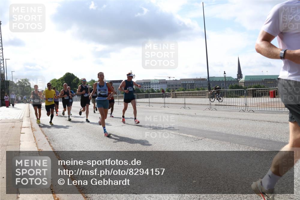 29.06.2025 - hella hamburg halbmarathon Lena Gebhardt http://msf.ph/oto/8294157 29.06.2025 09:46:37 Lombardsbrücke 14310, 12447, 2243, 5048, 8312, 1344, 1889, 2243, 2525, 3809, 3843, 3955, 4477, 4944, 5042, 5048, 5152, 5660, 6683, 7466, 7534, 7622, 7628, 7845, 7901, 8312, 8784, 8864, 8956, 10298, 10477, 10865, 10927, 10929, 11230, 11282, 11304, 11661, 11833, 12447, 12899, 12987, 13199, 13252, 13493, 13494, 13617, 13729, 13961, 14276, 14293, 14310, 15391, 15689, 15902, 16065, 16140, 16243, 16580, 16811, 16931, 16957, 17213 meine-sportfotos.de