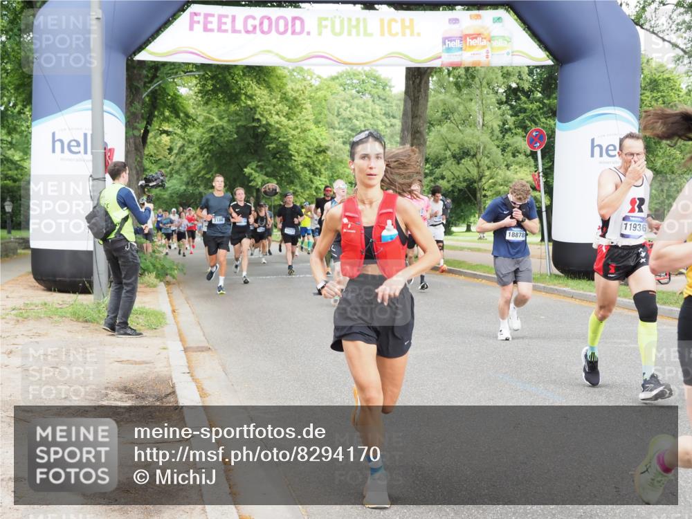 29.06.2025 - hella hamburg halbmarathon MichiJ http://msf.ph/oto/8294170 29.06.2025 10:33:56 Zwischen KM18-KM19 1139, 2270, 3477, 5129, 7204, 9710, 11773, 11936, 12808, 13782, 14200, 17281, 18878 meine-sportfotos.de