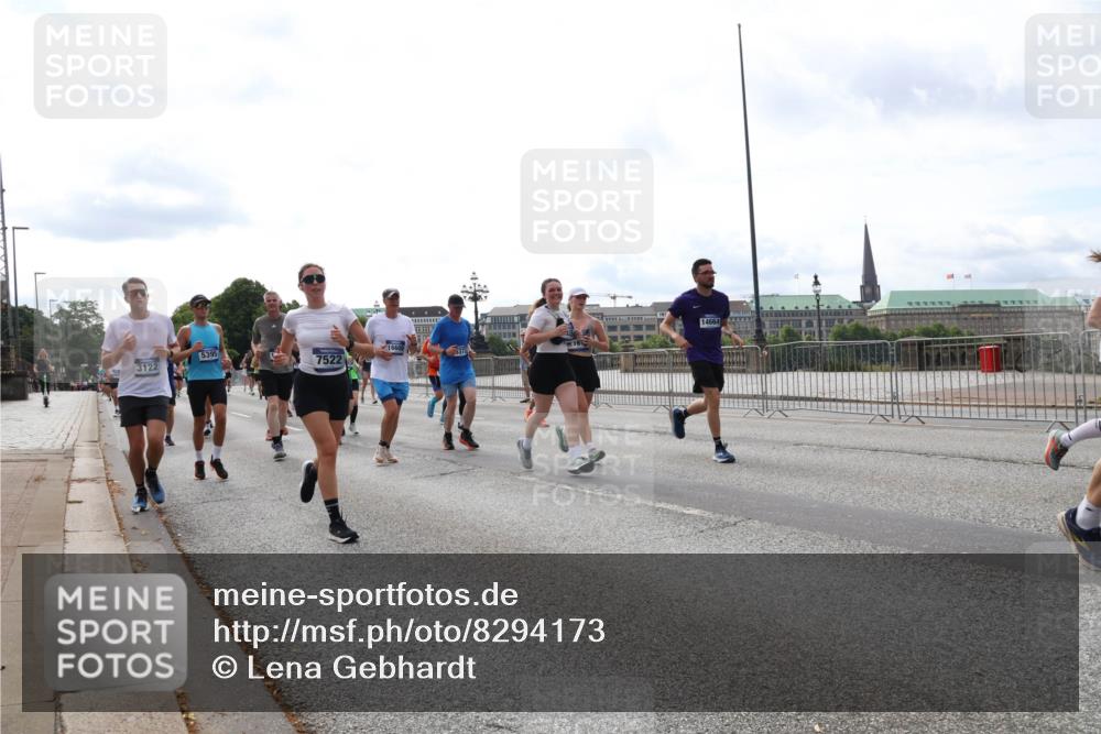 29.06.2025 - hella hamburg halbmarathon Lena Gebhardt http://msf.ph/oto/8294173 29.06.2025 10:21:26 Lombardsbrücke 3122, 5395, 7522, 16600, 14664, 1028, 1072, 1266, 1401, 1658, 1668, 2271, 2383, 2635, 2815, 2956, 2986, 3122, 3161, 3453, 3770, 3813, 3817, 3825, 3826, 4082, 4375, 4376, 4697, 4786, 5061, 5122, 5373, 5395, 5412, 5493, 5759, 5767, 5957, 6086, 6103, 6275, 6308, 6844, 7228, 7375, 7522, 7553, 7608, 7612, 7781, 8095, 8286, 8726, 8844, 8896, 9100, 9108, 9369, 9483, 9499, 9501, 9532, 9624, 10374, 10585, 10602, 10874, 11698, 12175, 12694, 13057, 13508 meine-sportfotos.de