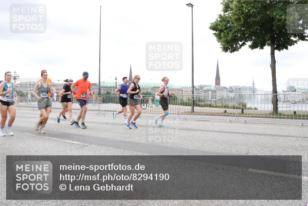29.06.2025 - hella hamburg halbmarathon Lena Gebhardt http://msf.ph/oto/8294190 29.06.2025 10:56:00 Lombardsbrücke 9861, 15289, 6113, 104, 1616, 1738, 1909, 2095, 2793, 3101, 3244, 3257, 3268, 4083, 4265, 4354, 4470, 4473, 4836, 4896, 5220, 5222, 5306, 5575, 5580, 5994, 6055, 6056, 6113, 6257, 6494, 6594, 6968, 7025, 7028, 7516, 7548, 7616, 7969, 8005, 8110, 8305, 8517, 8527, 8532, 8533, 8648, 9435, 9548, 9606, 9614, 9618, 9838, 9861, 9865, 9956, 10094, 10436, 10438, 10449, 10559, 10593, 10640, 10740, 10784, 10987, 11903, 11962, 11963, 12695 meine-sportfotos.de