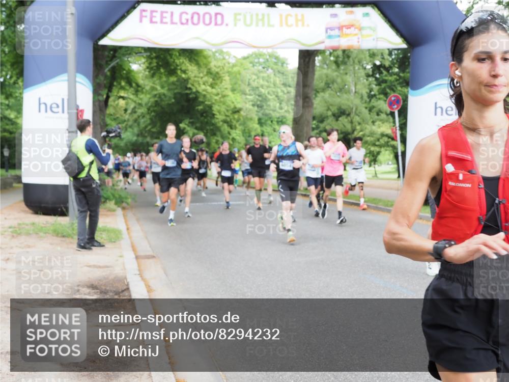29.06.2025 - hella hamburg halbmarathon MichiJ http://msf.ph/oto/8294232 29.06.2025 10:33:57 Zwischen KM18-KM19 1139, 3477, 5129, 6054, 6700, 7204, 9710, 11773, 11936, 12808, 16513, 17281, 18878 meine-sportfotos.de